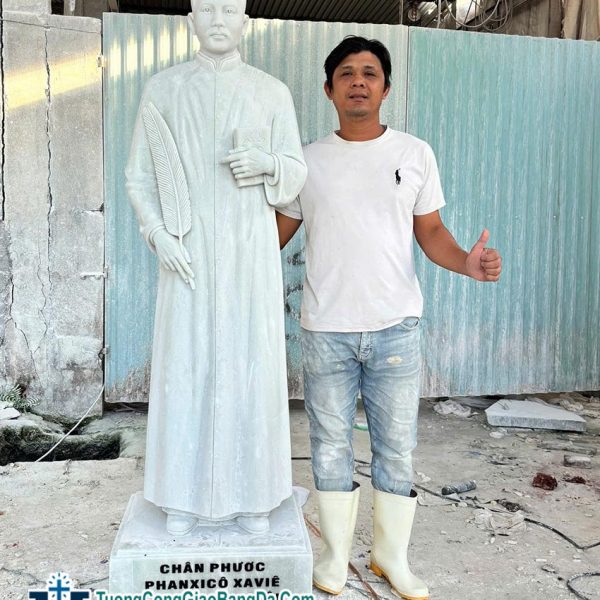 Tượng Chân Phước Cha Phanxico Xavie Trương Bửu Diệp bằng đá nguyên khối