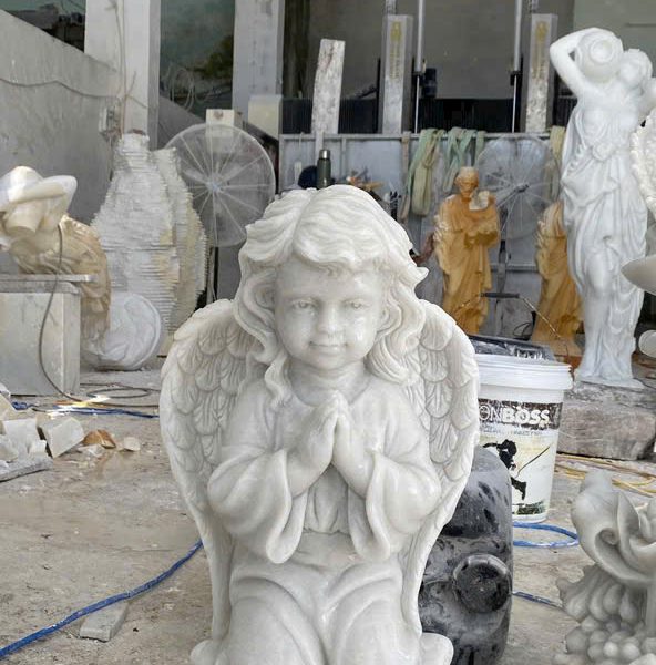 Tượng Thiên Thần quỳ cầu nguyện bằng đá tự nhiên cao 50 cm (TT26)