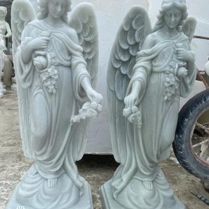 tuong-thien-than-tay-cam-hoa-hong (1)