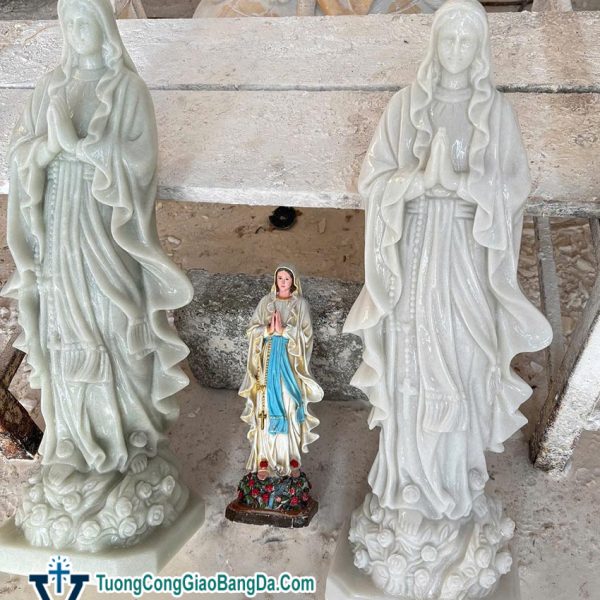 Tượng Đức Mẹ Lộ Đức bằng đá tự nhiên cao 70 cm (LĐ032)