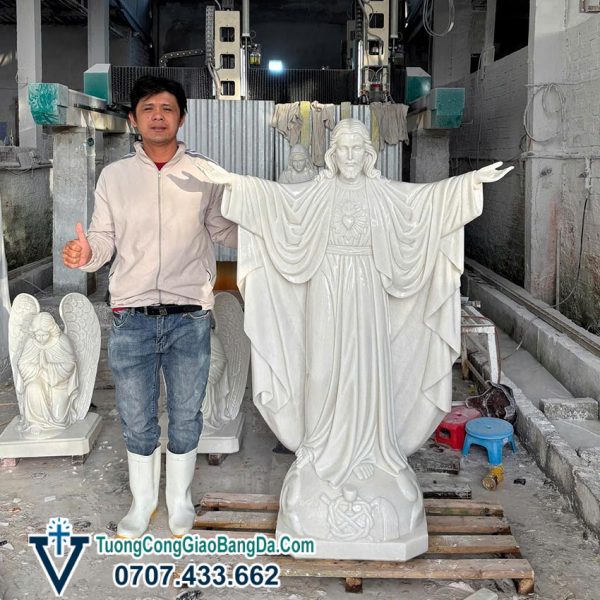 Tượng Chúa giang tay bằng đá trắng tự nhiên nguyên khối cao 1,5 mét (CKTV014)
